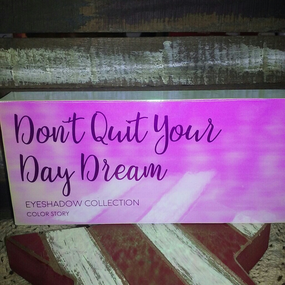 🚫SOLD!🚫 DON'T QUIT YOUR DAYDREAM!💟 - Picture 2 of 7